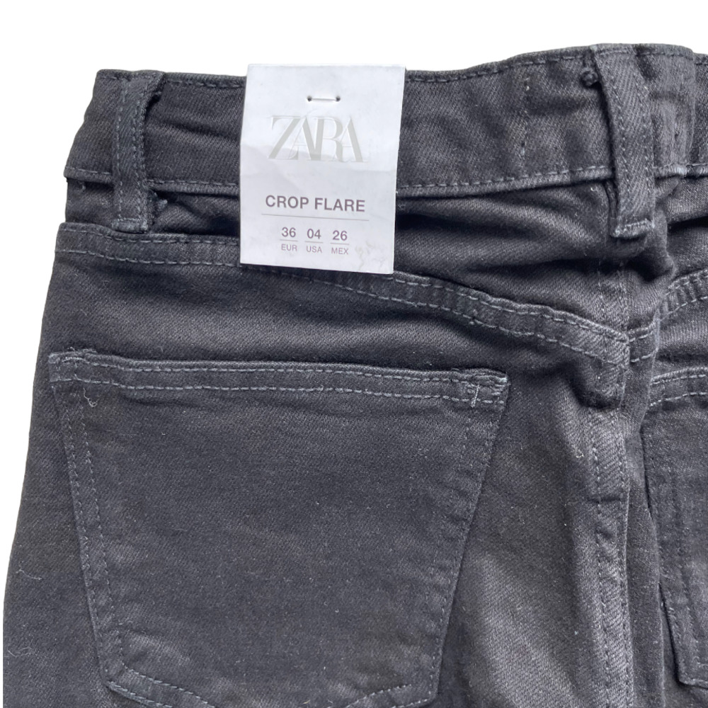 NWT ZARA Women's Black Mid Rise Frayed Hem Flared Cropped Denim Jeans - Picture 9 of 10